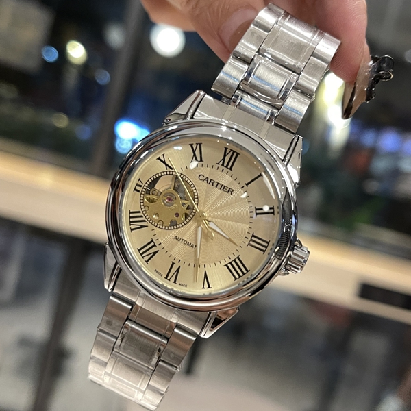 ブランド時計側面デザイン